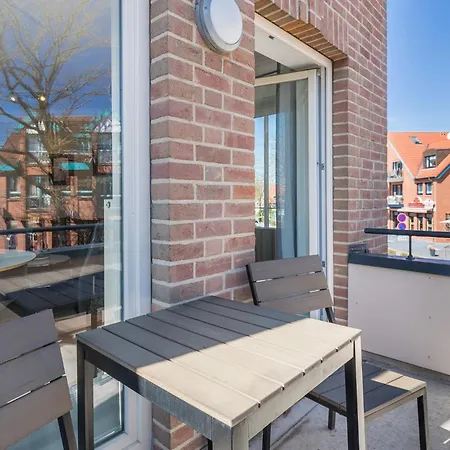 Backsteinhaus, 4 &quotmeer Glueck&quot *