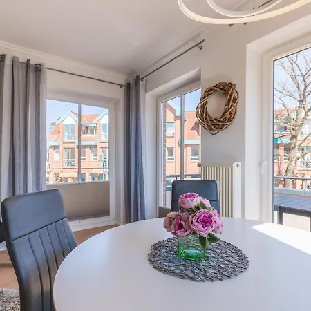 Backsteinhaus, 4 &quotmeer Glueck&quot *